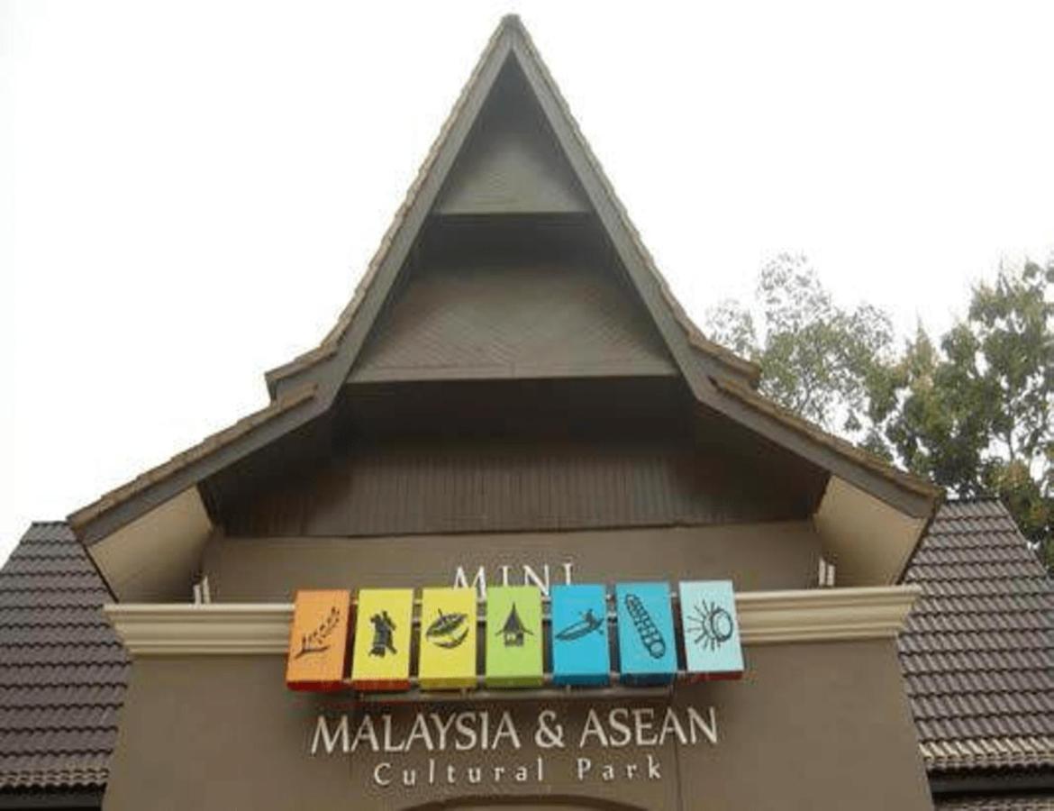 Sun Inns Hotel Ayer Keroh Kültér fotó